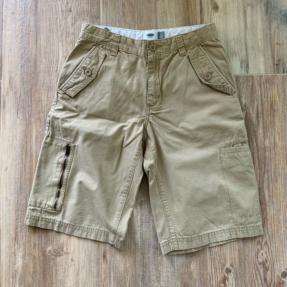 Boy’s Old Navy Khaki shorts